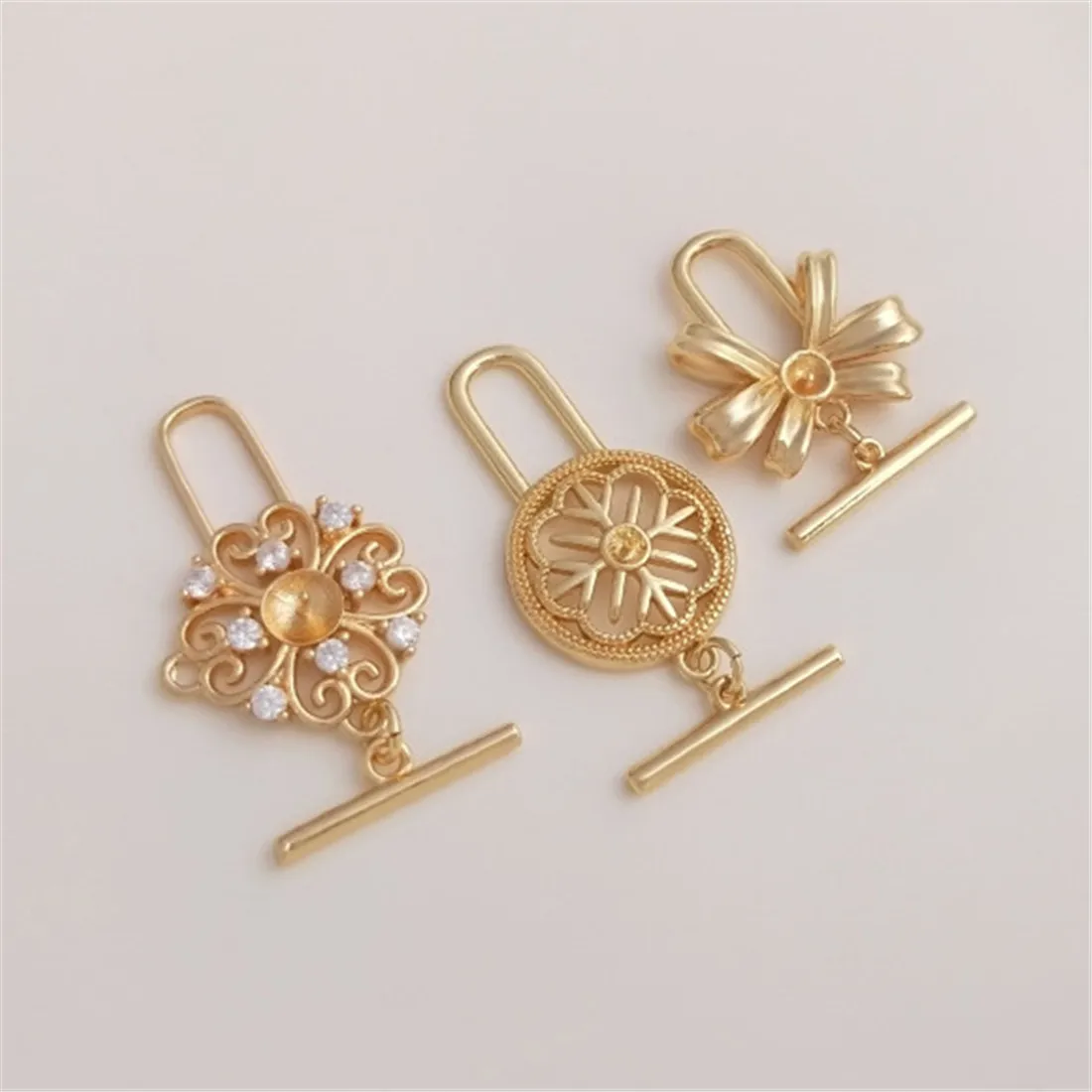 

14K Bag Golden Snowflake Bow Half-hole Beaded OT Buckle Diy Hand-bonded Pearl Jewelry Buckle B880