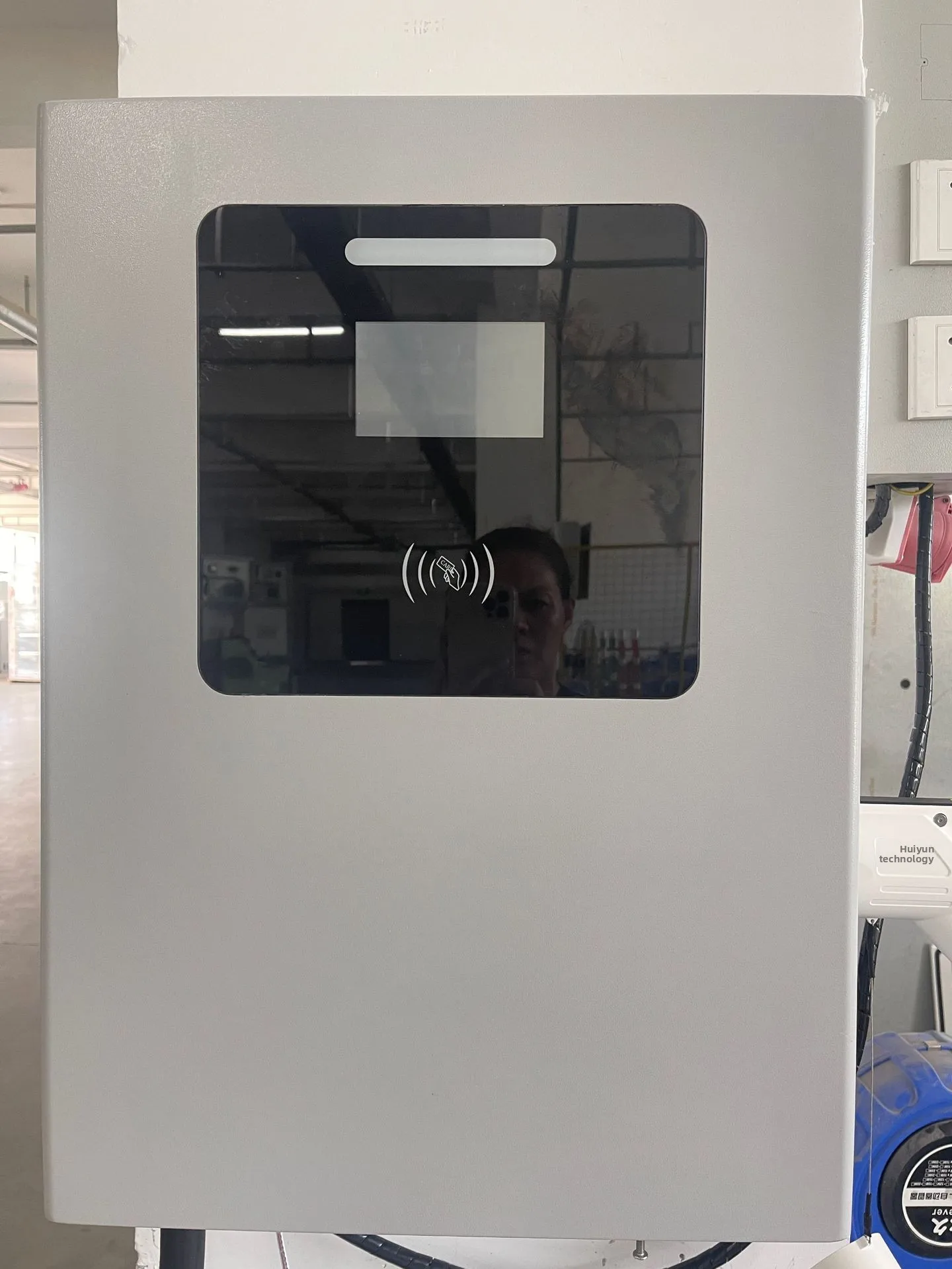 

AC EV Charger Station Commercial Use Wall-Mounted Design Three Phase OCPP Factory Price Electric Car Charging Station