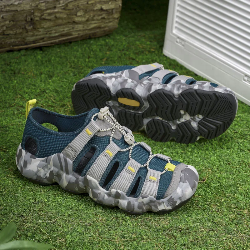

2026 New Roma Flats Vintage Style Outdoor Male Beach Shoes Anti-collision Toe Man Sandals Men Summer Shoes Leather Men's Sandals