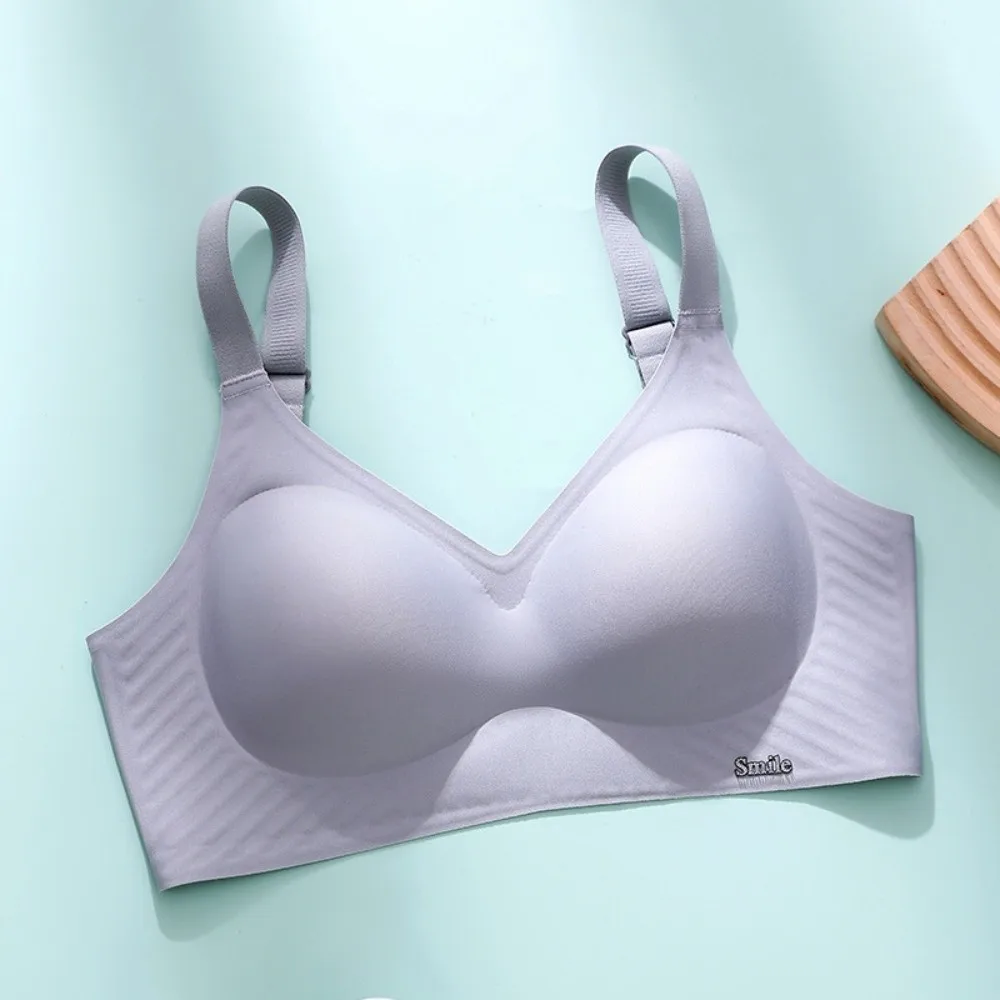 حمالة صدر بدون خياطة بحروف إنجليزية مقاومة للصدمات ومضادة للترهل حمالة صدر لاسلكية عميقة على شكل حرف V ملابس داخلية جيلي بلون سادة للنساء لليوجا