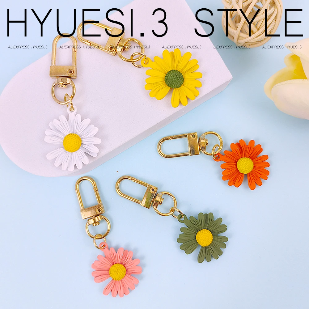 Cute Resin Sunflower Keychain Mini Daisy Flowers Key Holder For Women Girls Purse Handbag Earphone Case Hanging Pendant Decor