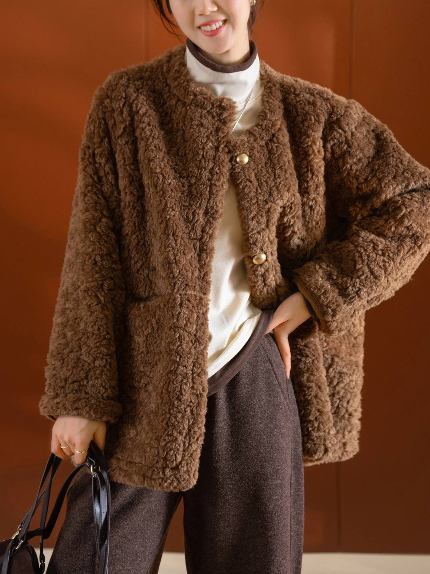 

Теплая женская куртка Teddy Fleece с замшевым воротником и золотистой фурнитурой, винтажный стиль, повседневная, свободного кроя, ветрозащитная, из полиэфирного волокна