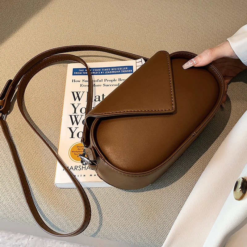 

New Fashionable Single Shoulder Bag for Women's Niche Design, Internet Celebrity Fashion Crossbody Bag Sense Small Square Bag