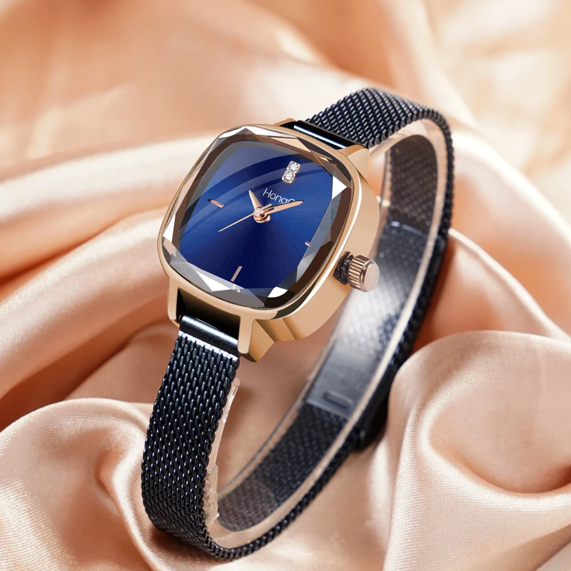 Women's watch niche women's watch quartz watch high value light luxury women's small dial student party women's bracelet watch