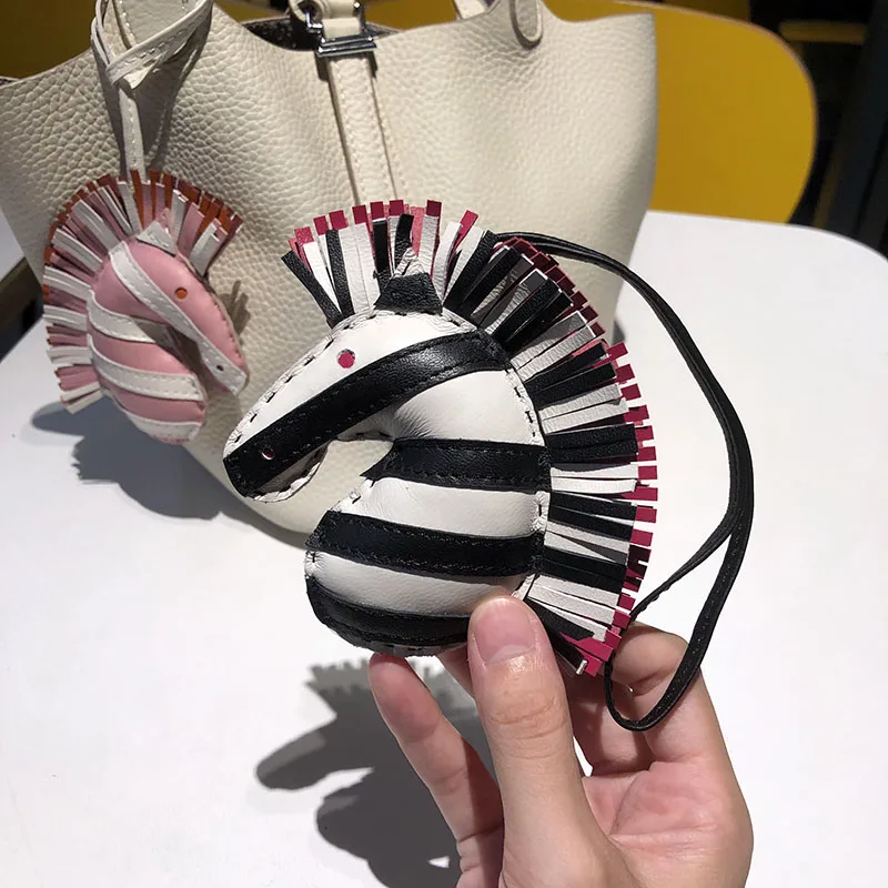 

Zebra Head Sewn Bag Pendant Cute Leather Bagpack Decoration Vintage Casual Car Keychain Bag Accessories Business Case Totes