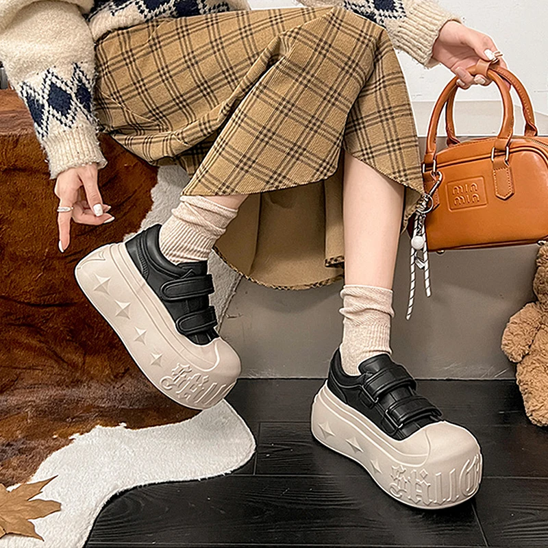 Vintage Big Head Women's Leather Shoes Design Reliefs Letter Hook&Loop Platform Sneakers Fashion Lightweight Casual Skate Shoes