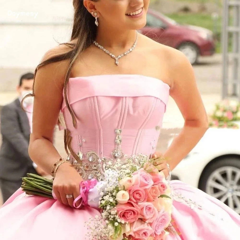 Doymeny vestido de quinceañera sin tirantes, faja de cristal de satén, tren de barrido, vestido de baile sin mangas, dulce vestido de fiesta de cumpleaños 15