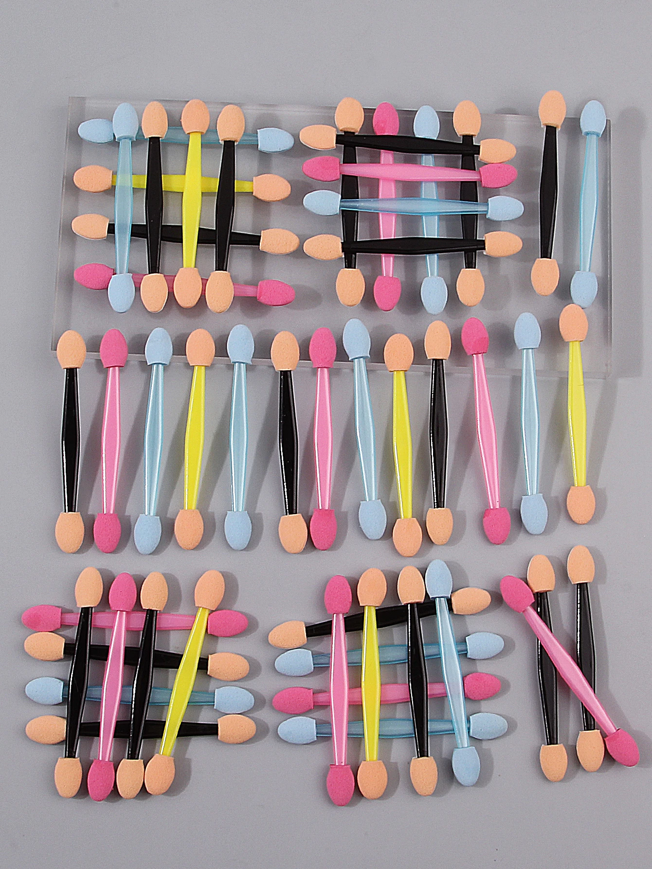 50 STKS multi-color tweekoppige spons oogschaduw borstel, oogschaduw make-up spons stok, draagbare nauwkeurige kleuren oogmake-up borstel