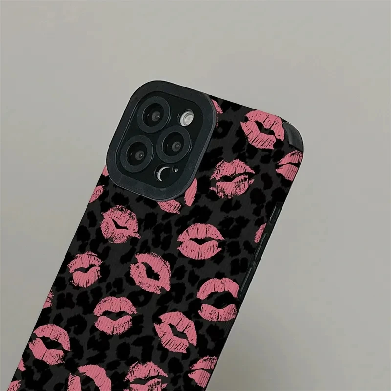 Pink Lip Kiss Phone Case For iPhone 14 13 12 11 Pro Max X XR XS 7 8 14 Plus Leopard Print Camera Protection Silicone Cover Case