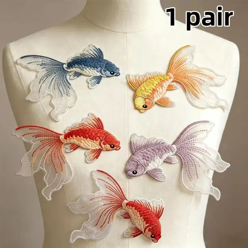 2 Stück mehrfarbige Goldfisch-Stickerei-Aufnäher aus Stoff für T-Shirts, Taschen, Hüte, Accessoires, zum Aufbügeln, zum Reparieren, zum Basteln. – Detail 1
