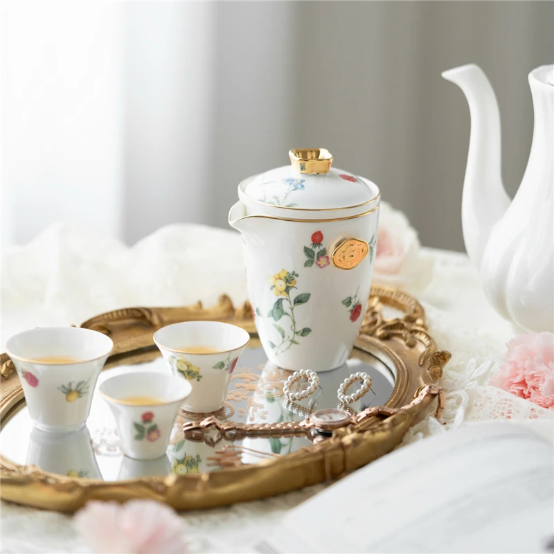 

Retro Bone China Teapot Teacup with Lid Set Chinese One Pot of Three Cups Garden Travel Tea Set Exquisite Portable Express Cup