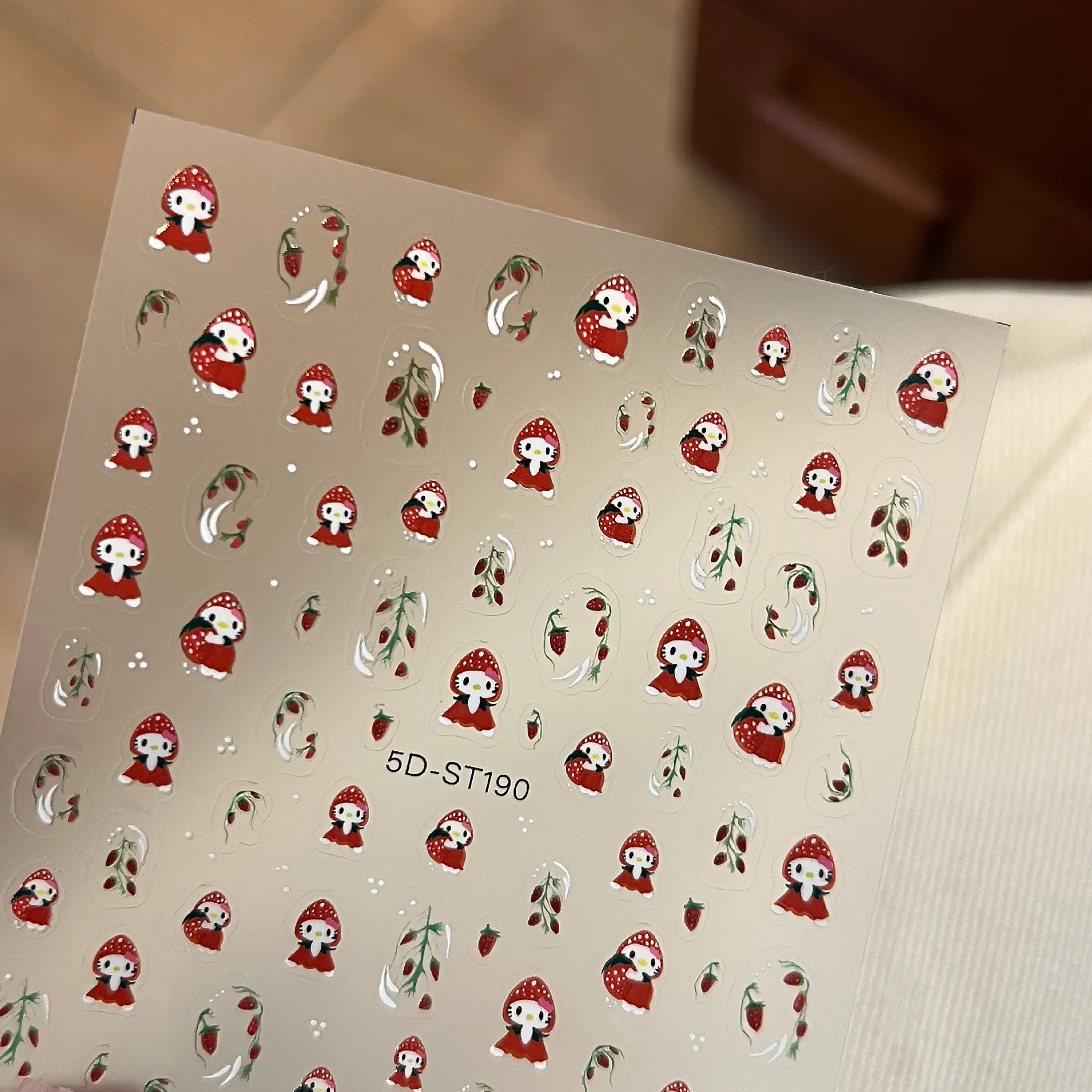 ملصقات فراولة كرتونية لطيفة خماسية الأبعاد - شخصية فتاة بأوراق خضراء |   للأظافر ومستحضرات التجميل والمجلات والهواتف #4