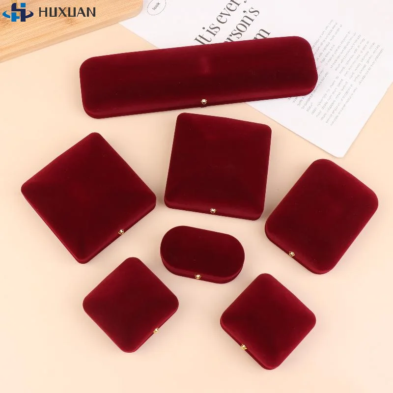 

1 шт. Красная шкатулка для украшений с золотой флокированной пряжкой, подарочная упаковка для кулонов, колец, ожерелий, серег, браслетов, демонстрационная коробка для хранения
