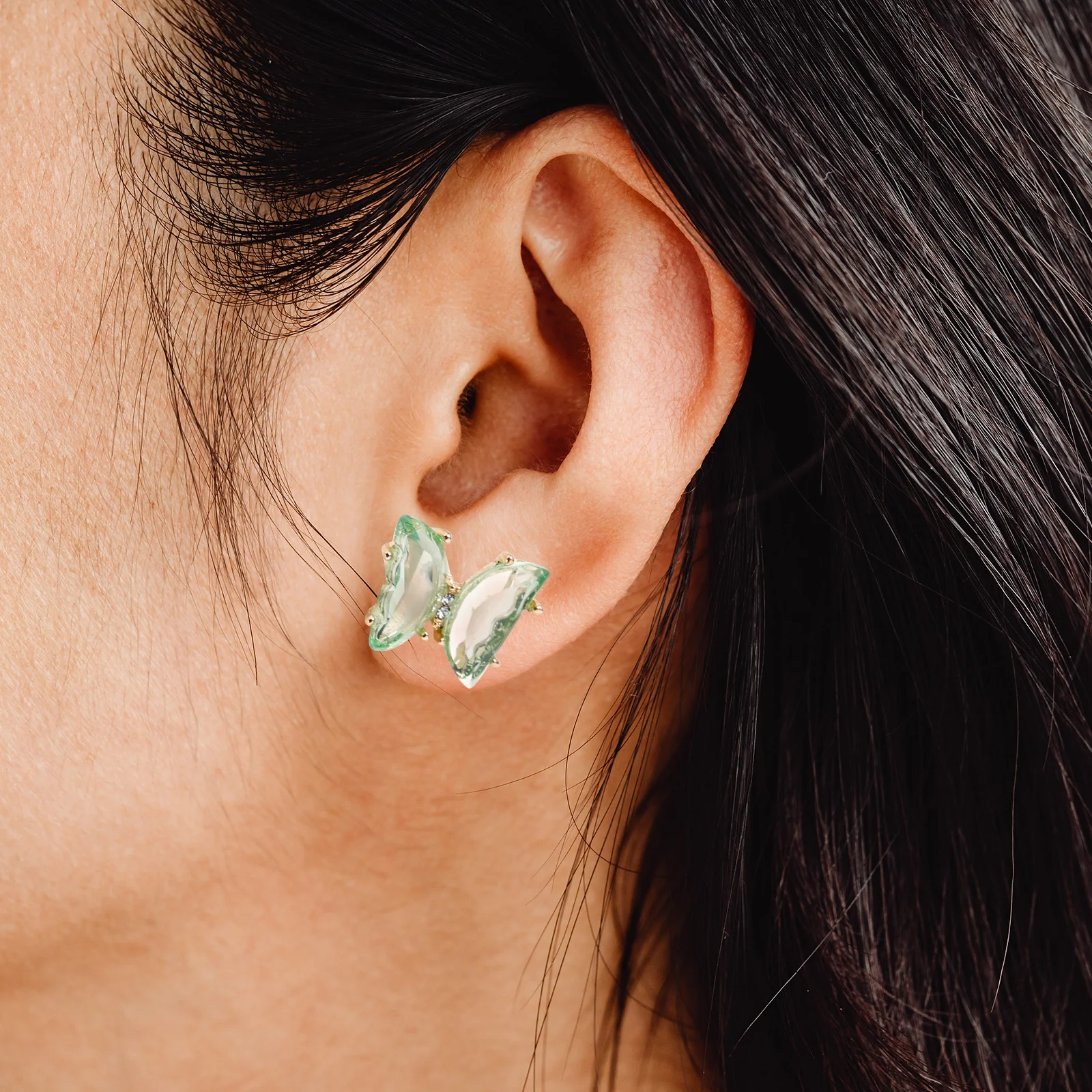 

Crystal Zirconia Butterfly Ear Studs Green Color Minimalist Fashion Jewelry for Women Elegant Post Earrings Comfortable Wear