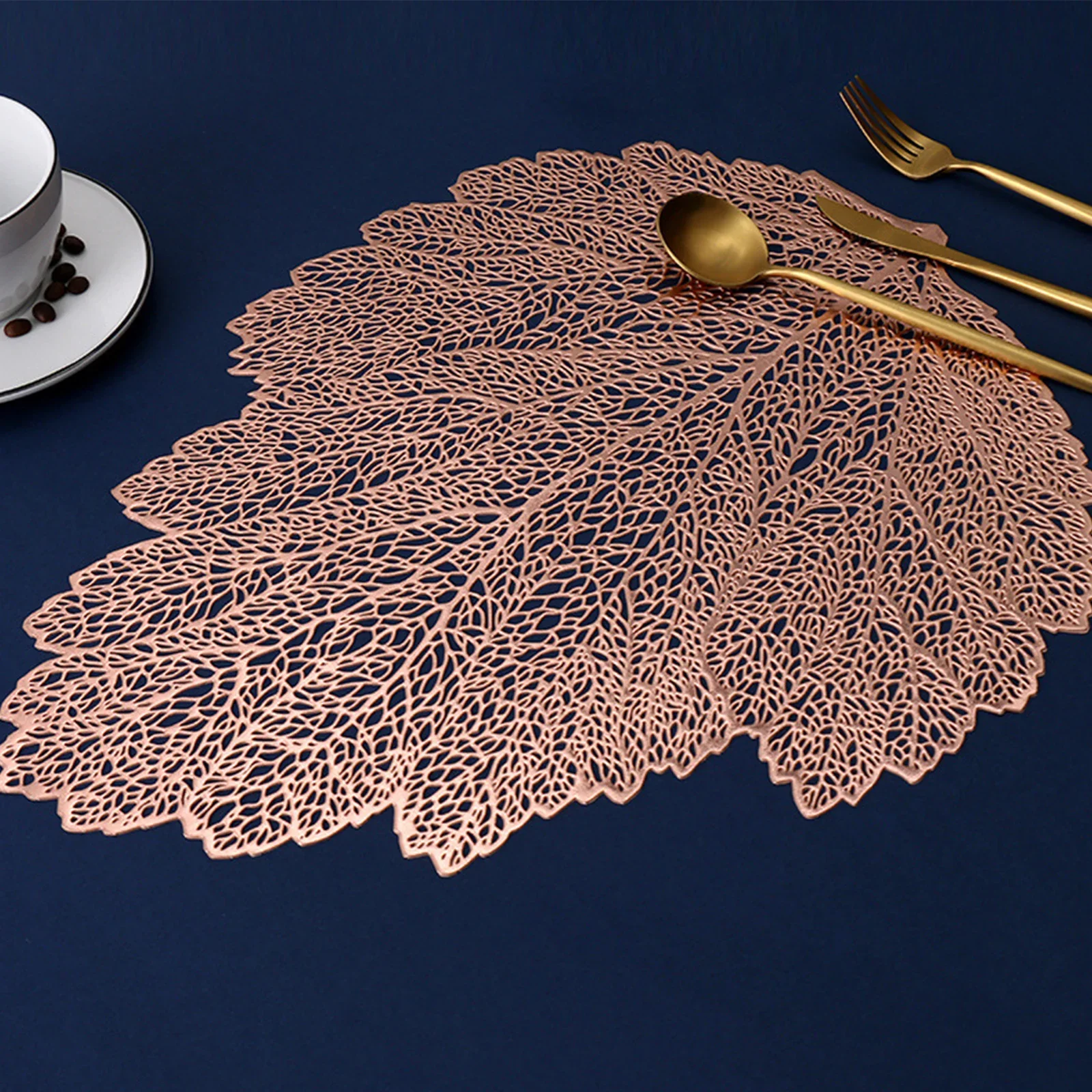 1Pc Luxurious Leaf shape Tableware Mat, Thermal Insulation Pad for Dining Table, Insulating Mat, PVC, 45x35cm, Table Decoration