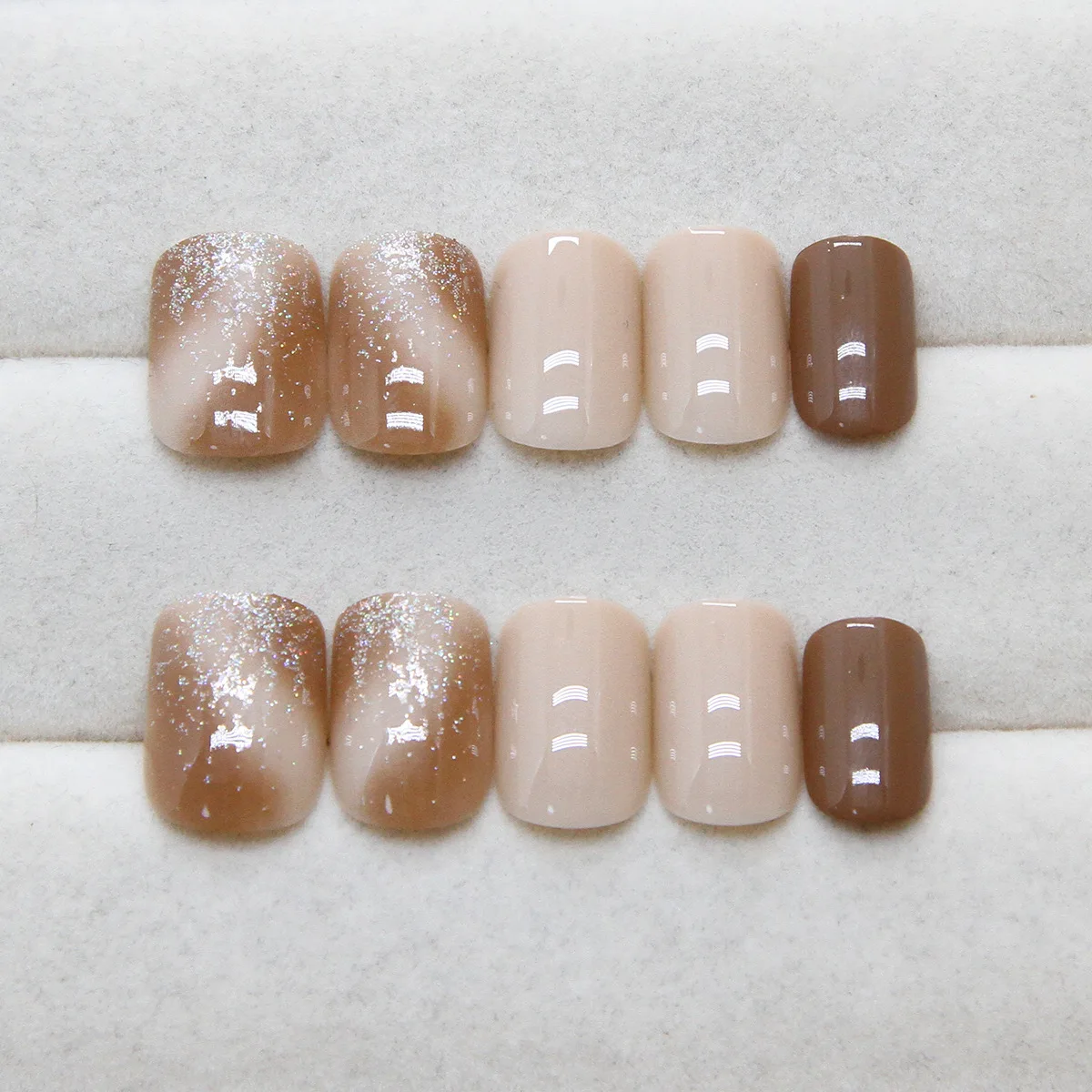 

24pcs Mocha Ombre Press-On Nails-Subtle Glitter Finish Short Square Shape Multi Sizes False Nails Detachable Finished Nail Tips