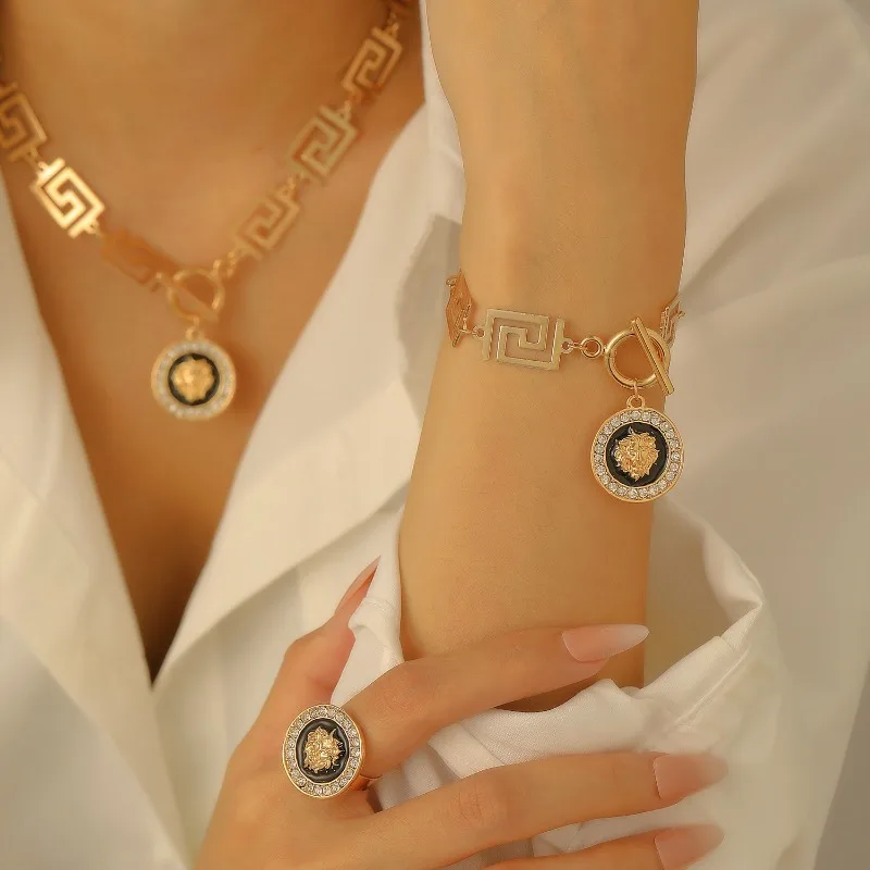 LENNIK Trendy Lion Head Diamond Pendant Necklace Earnail Bracelet Ring Set Palace Luxury Style Retro Accessories Four Piece Set