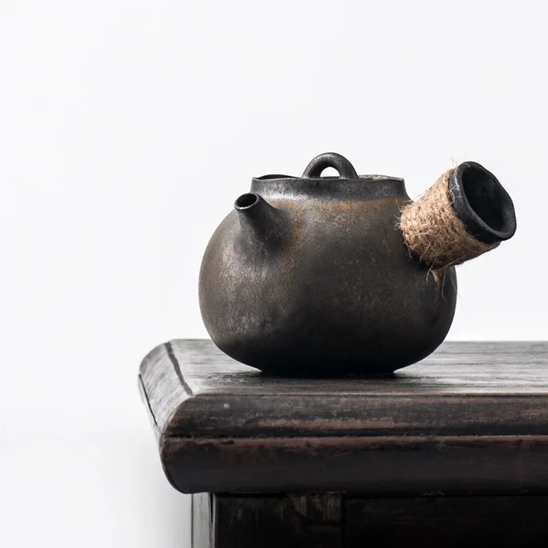 Iron Glaze Teapot Japanese Style Vintage Ceramic Mini Kung Fu Tea Set Teapot Portable 200ml Single Tea Pot Office Household