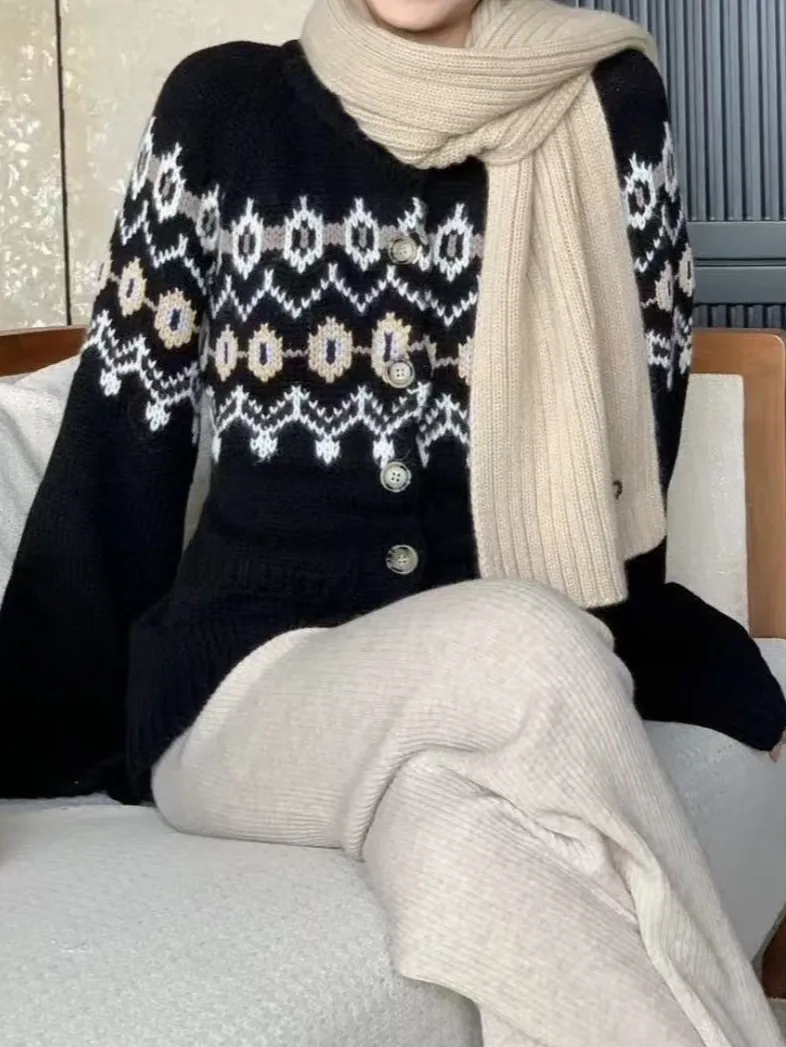 

Women's Geometric Jacquard Knitted Cardigan Autumn 2025 Cashmere Blend Round Neck Single Breasted Long Sleeve Vintage Sweater