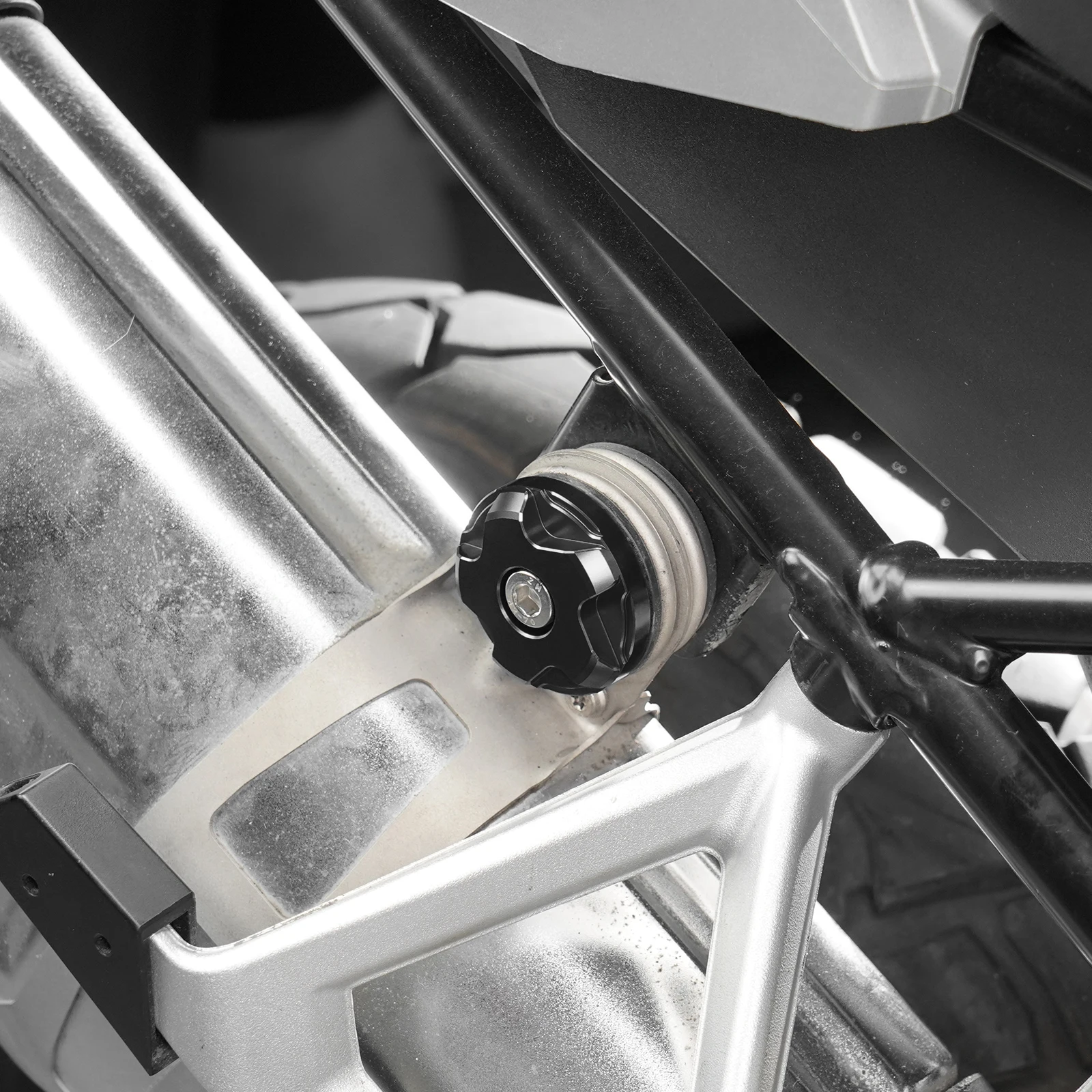 NICECNC Aluminium-Auspuffhalterungsbolzen für BMW R1250GS Adventure R 1250 GS R 1250 GS ADV 2024 2023 2022 2021 2020 2019 – Detail 12