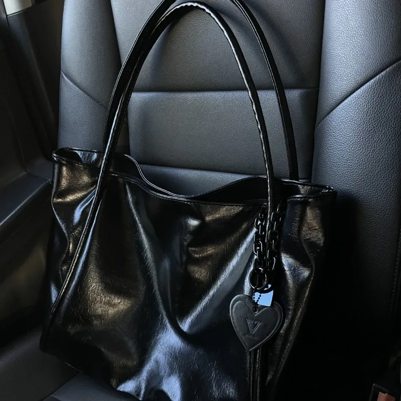 

New Love Pendant Large Capacity Tote Bag Ultra Lightweight Commuter Bag