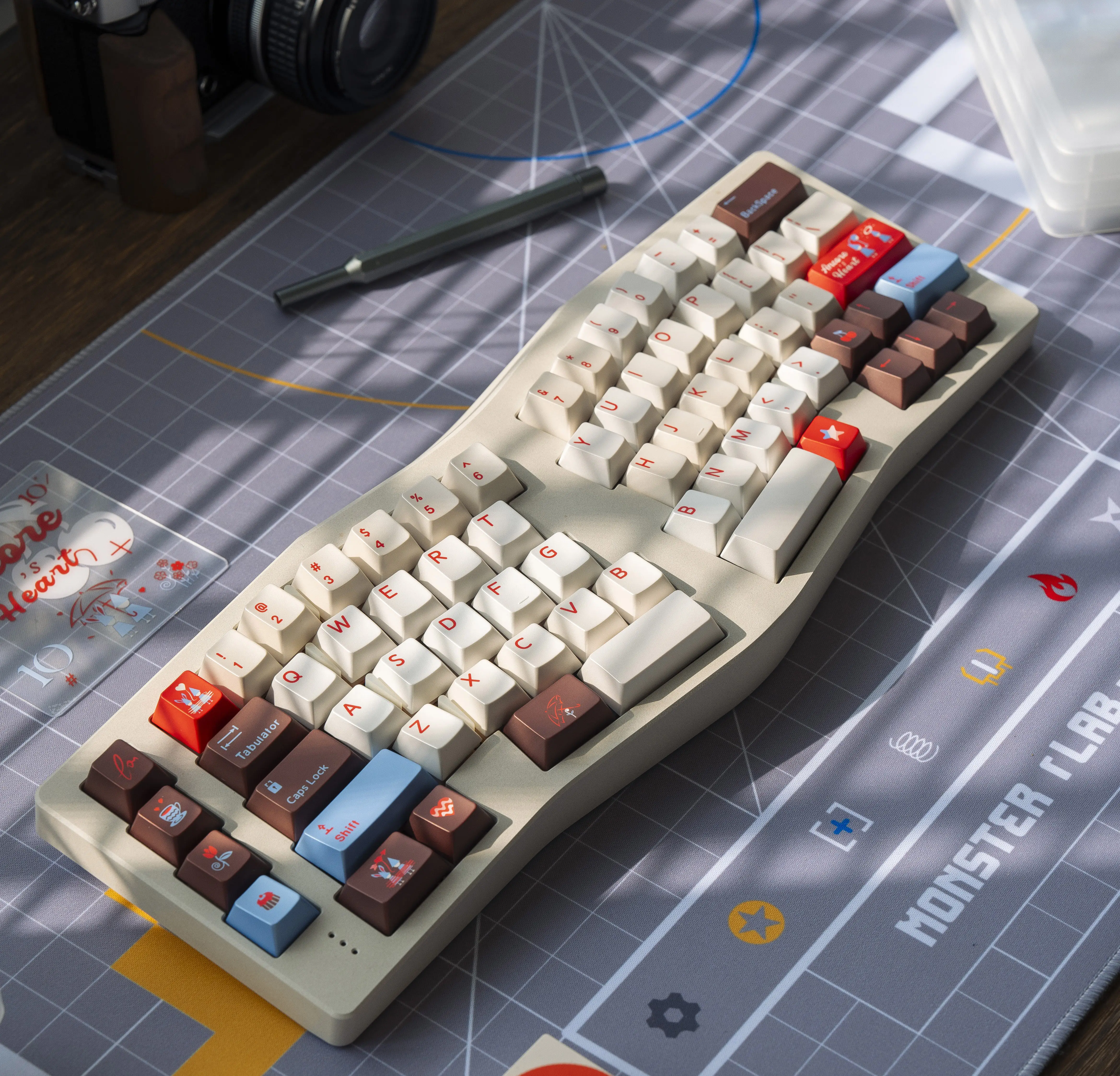 

MAIMOOO Keycaps Ankela Heart Coffee Cream Matte Metallic Paint Cherry Retro Keyboard High-end Gaming Player Alice Keycap Gift