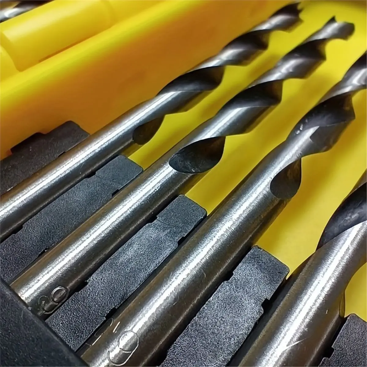 2026 New 15Pcs Point Wood Drill Bit Set 3-10mm Carbon Steel Three Tip Carpenter Twist Drill Bits Kit with Portable Storage Case