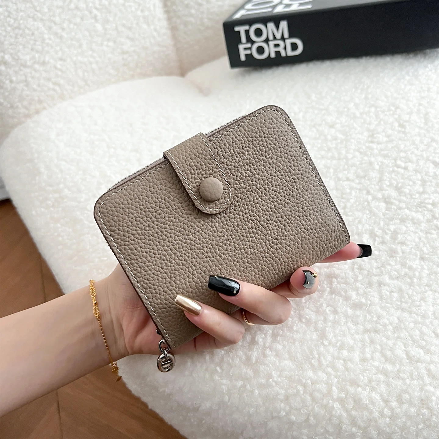 Cowhide Small Wallet Women Soft Leather Bifold Compact Card Holder Short Wallets for Women with Zipper Coin Pocket