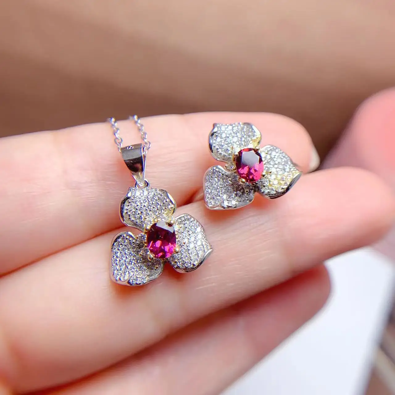 925 silver 100% natural pyrope garnet jewelry set for girl 4mm*5mm VVS grade garnet ring and necklace pendant with gold plating