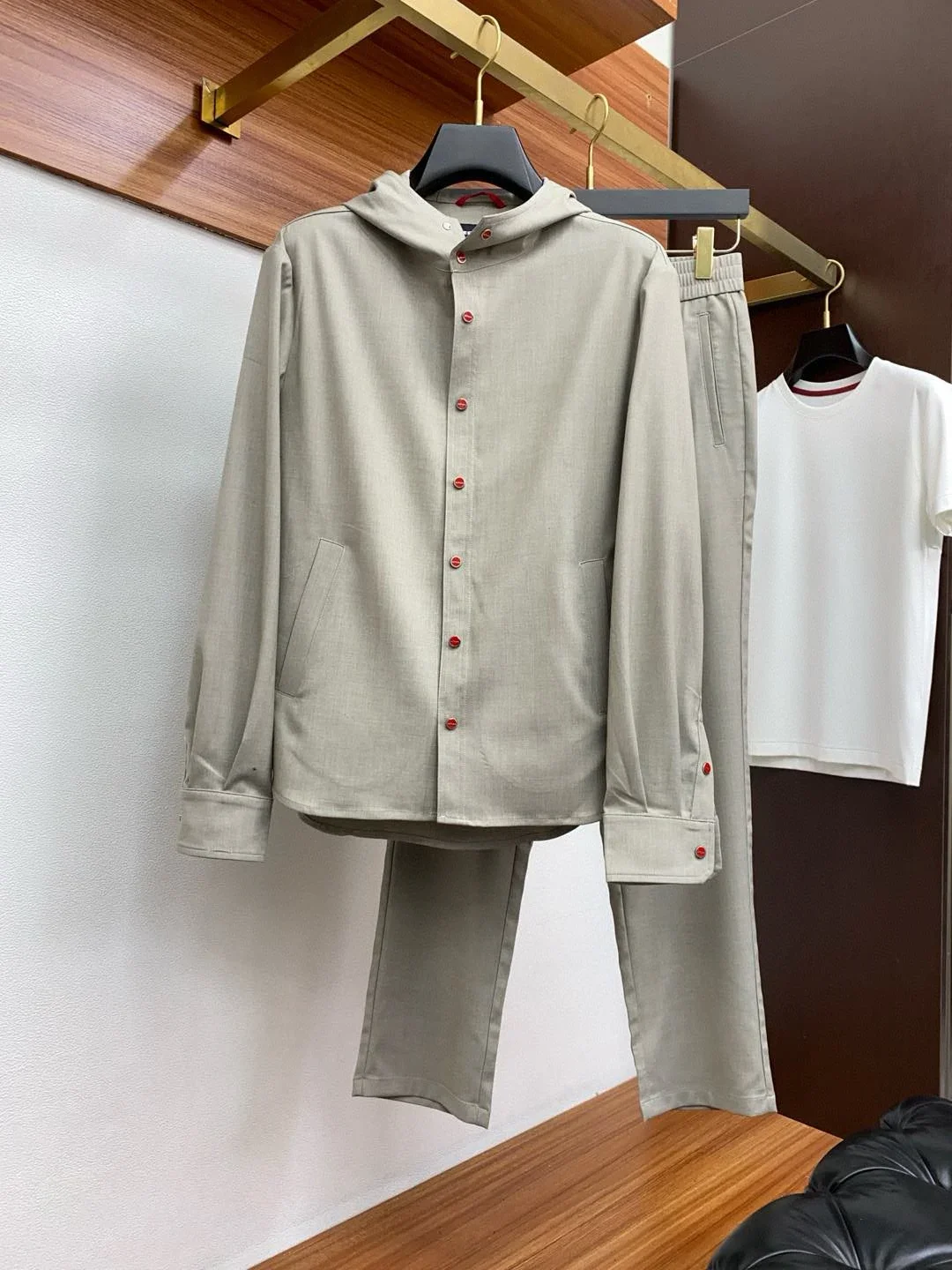 

Kiton Italian Old Money весна-лето рубашка с капюшоном куртка повседневные брюки комплект