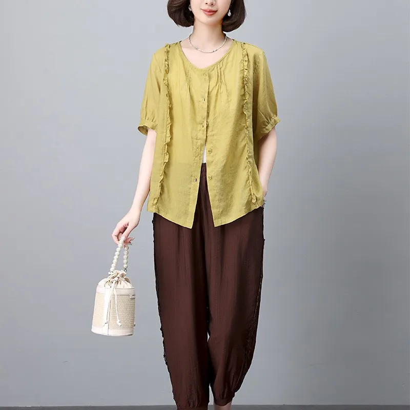 

Повседневный комплект из хлопка и льна для женщин, лето 2024, модный повседневный комплект из двух предметов для женщин среднего возраста, придающий омолаживающий эффект, однотонный