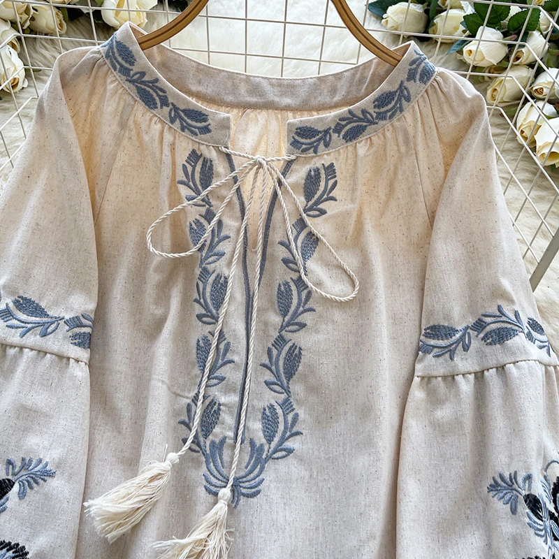 봄 가을 여성을위한 예술적 복고풍 자수 민족 스타일 블라우스 루즈 캐주얼 랜턴 슬리브 레이스 업 탑 트렌디 D79