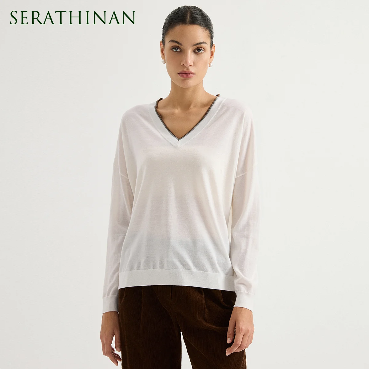 BD3621781 Women's 100% Wool Oversized V Neck Pullover Long Sleeve Contrast Trim V-Shape Chain Two-Tone Relaxed Quiet Luxury Fall