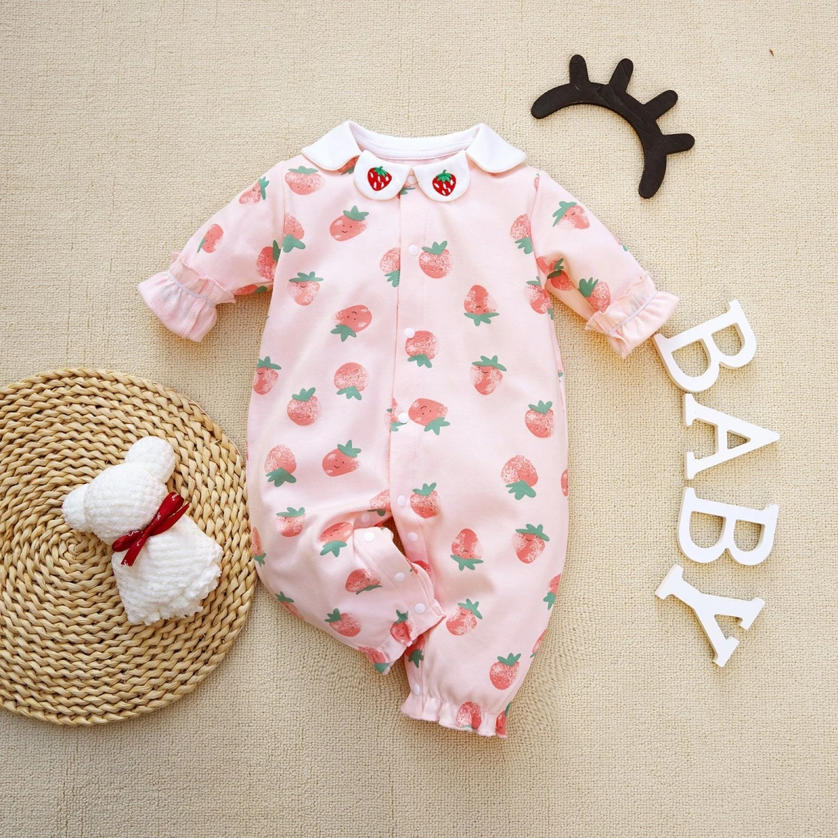 0-12 Months baby girl romper Long sleeve cotton clothing print Strawberry pattern casual Bodysuit for Toddler girl clothes