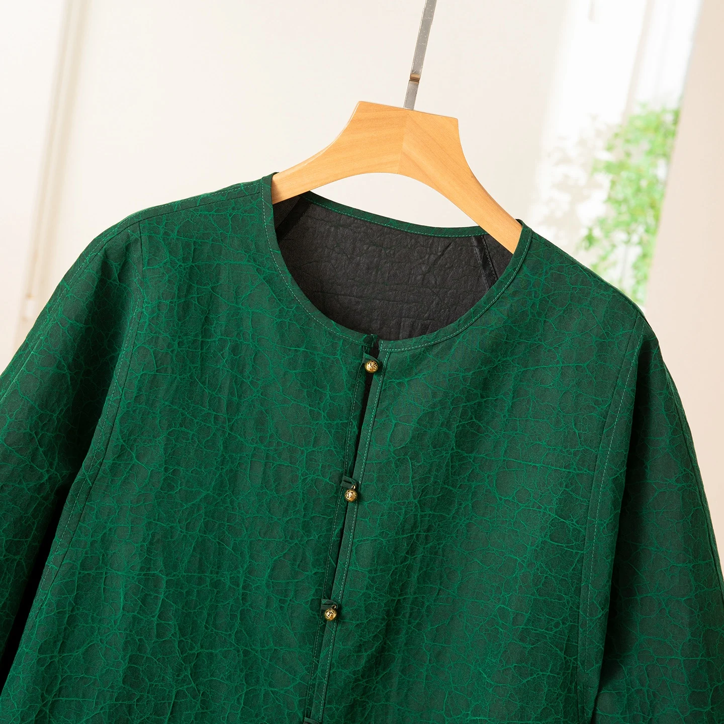 

Winsleter-100%Real Silk Watered Gauze Elegant Coat, O Neck Craquelure, Women Retro Commute Loose Coat, 2025 Winter New C5N010CC