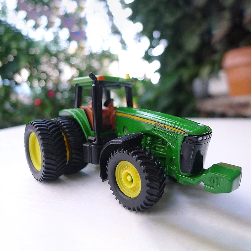 ERTL Diecast Alloy 1:64 Scale 8520 Six Wheeled Tractor Cars Model Engineering Vehicle Adult Toys Ornament Souvenir Gifts Display