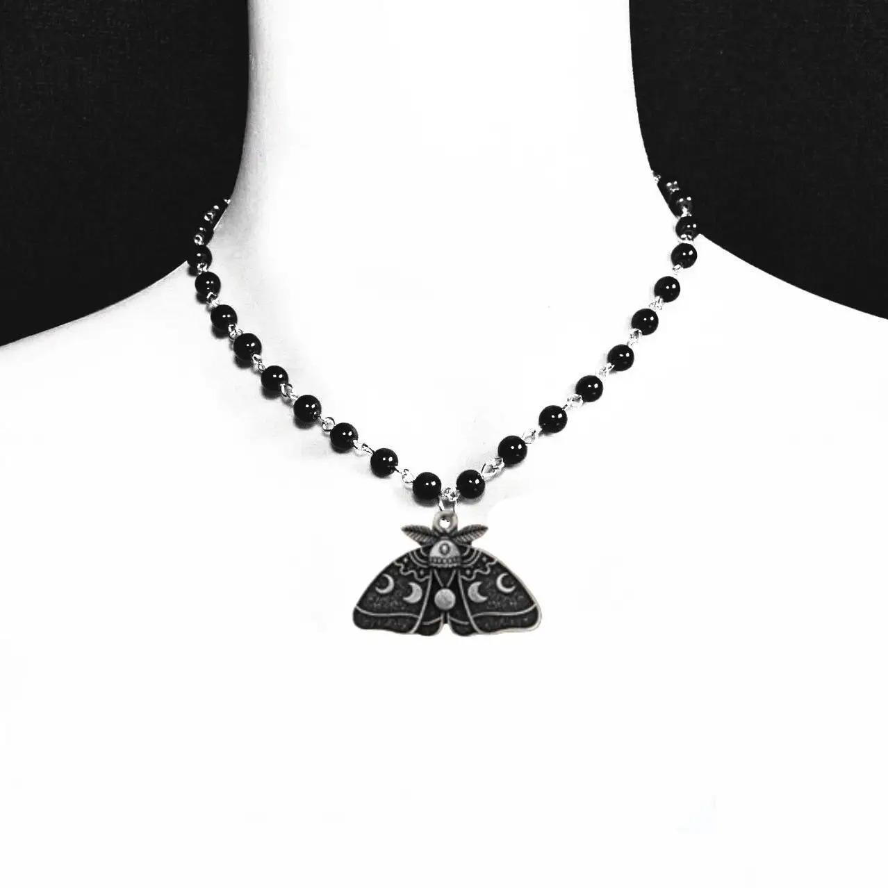 Gothic Blood Black Bead Necklace for Women's Vintage Moon Phase Luna Moth Witch Y2K Jewelry Accessories Gifts