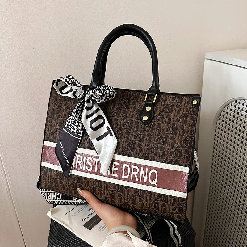 Durable Maillard Style Shoulder Bag Practical Travel Commuting Trendy Presbyopic Printing Exquisite Stylish