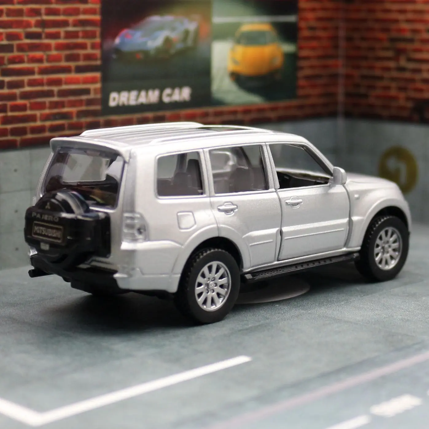 1/43 Mitsubishi Pajero SUV Toy Car Model For Children MSZ Diecast Sport Off Road Vehicle Miniature Pull Back Collection Gift Kid