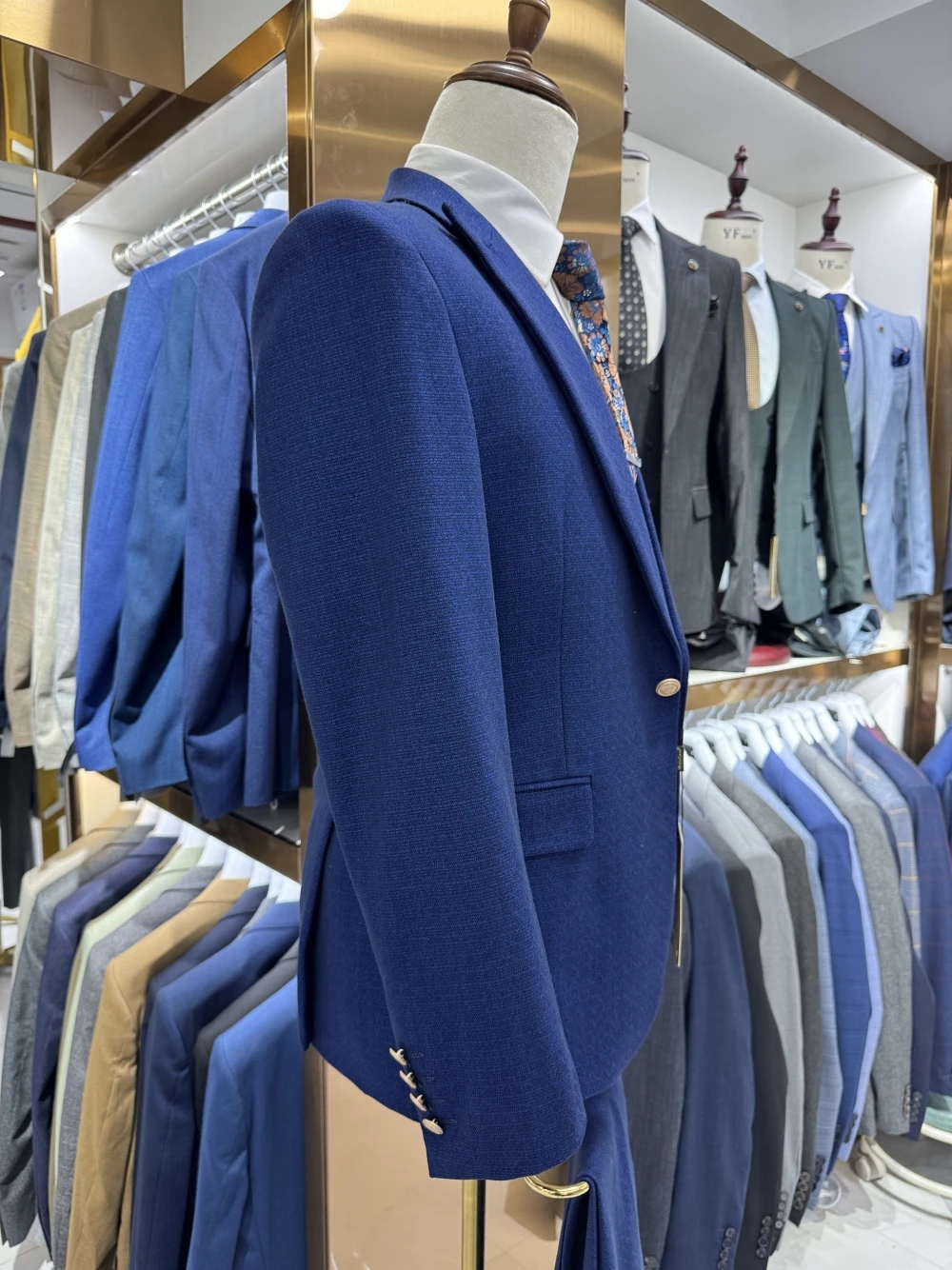 Handsome Jacket Vest Pants 3-pieces Successful Man Suit Formal Banquet Single Breasted Groom Wear Classy Dancing Set In Stock