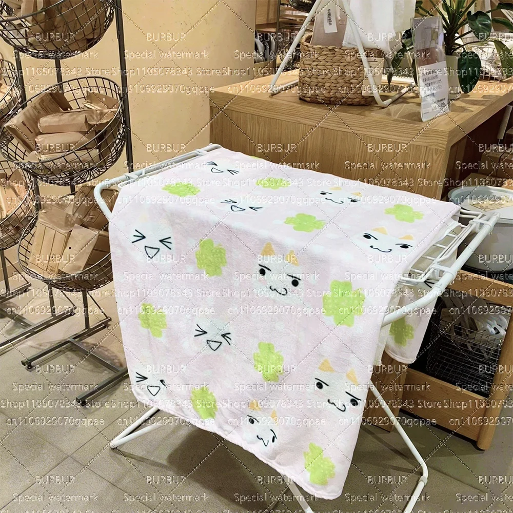 Cute anime character douro cat soft blanket made of flannel for dormitory use, air conditioning blanket, nap blanket