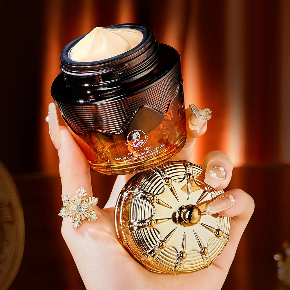 كريم الجينسنغ الفاخر المغذي لل - مراجعة Luxury Skincare Line وسعره