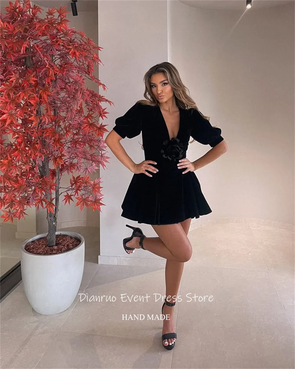Dianruo شيك أسود الخامس الرقبة فساتين لحضور الحفلات الموسيقية خط الساتان فساتين لحفلات الكوكتيل أنيقة فوق الركبة ثلاثية الأبعاد زهرة فساتين العودة للوطن مخصصة
