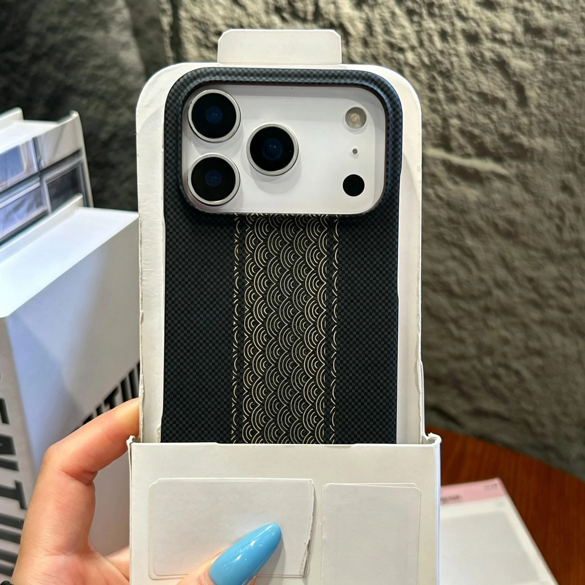 Magnetic Carbon Fiber Kevlar Auspicious Clouds Phone Case For iPhone 18 17 Air 16 15 14 13 Pro Max For Magsafe Frameless Cover