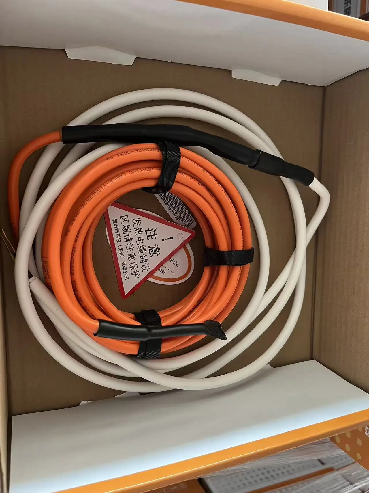 

Линии подогрева пола дома, линии постоянной температуры