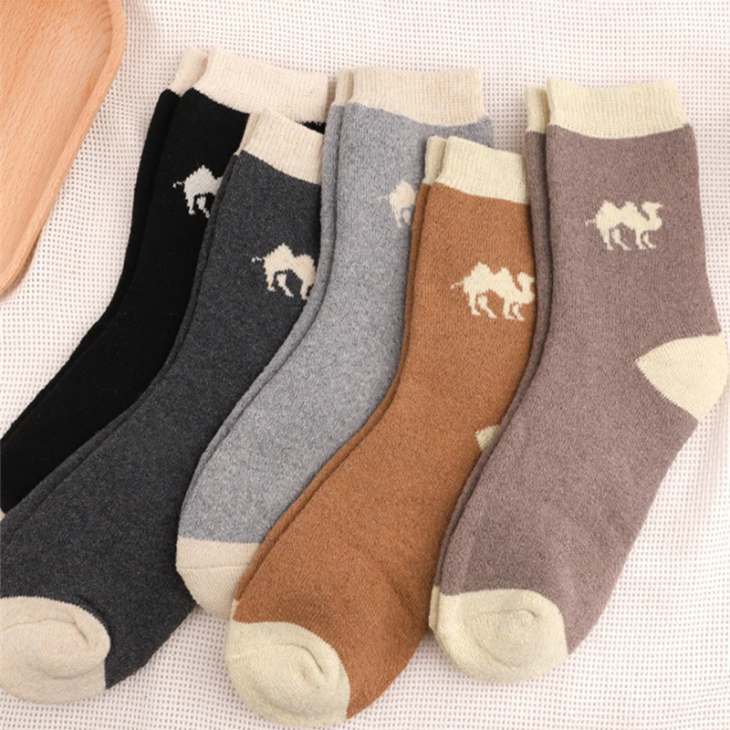 5 Pairs/lot Autumn Thicken Men Warm Socks Cute Camel Pattern Solid Color Casual Terry Tube Socks Outdoor Hiking Socks