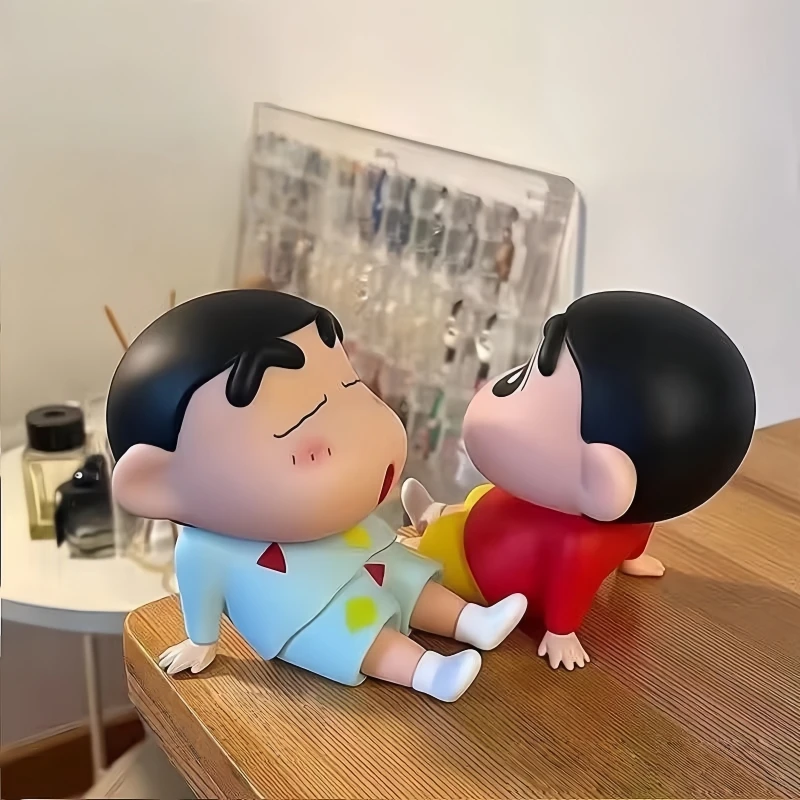 جديد 13.5 سنتيمتر تلوين شين تشان بولي كلوريد الفينيل عمل أرقام حامل هاتف تشيبي أنيمي سطح المكتب الحلي الكرتون لعبة مجسمة لطيف دمية الديكور