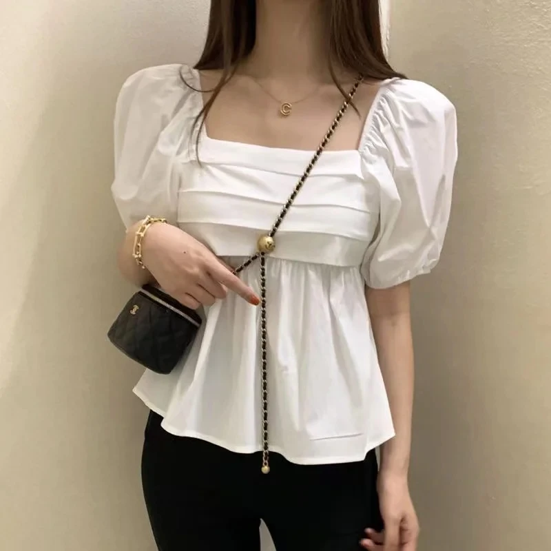 Blusa blanca elegante con cuello cuadrado para mujer, camisa sencilla de manga corta abombada, Tops cortos plisados informales para mujer