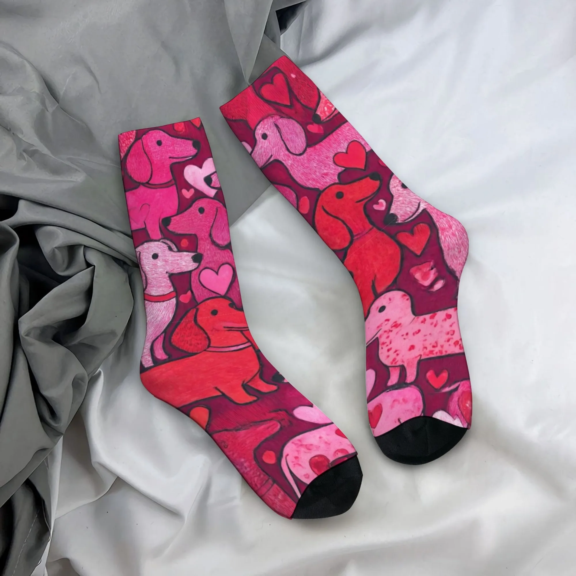 Heart-shaped dachshund print men's socks, comfortable, breathable, non-slip, casual socks, fun party gift for holidays.