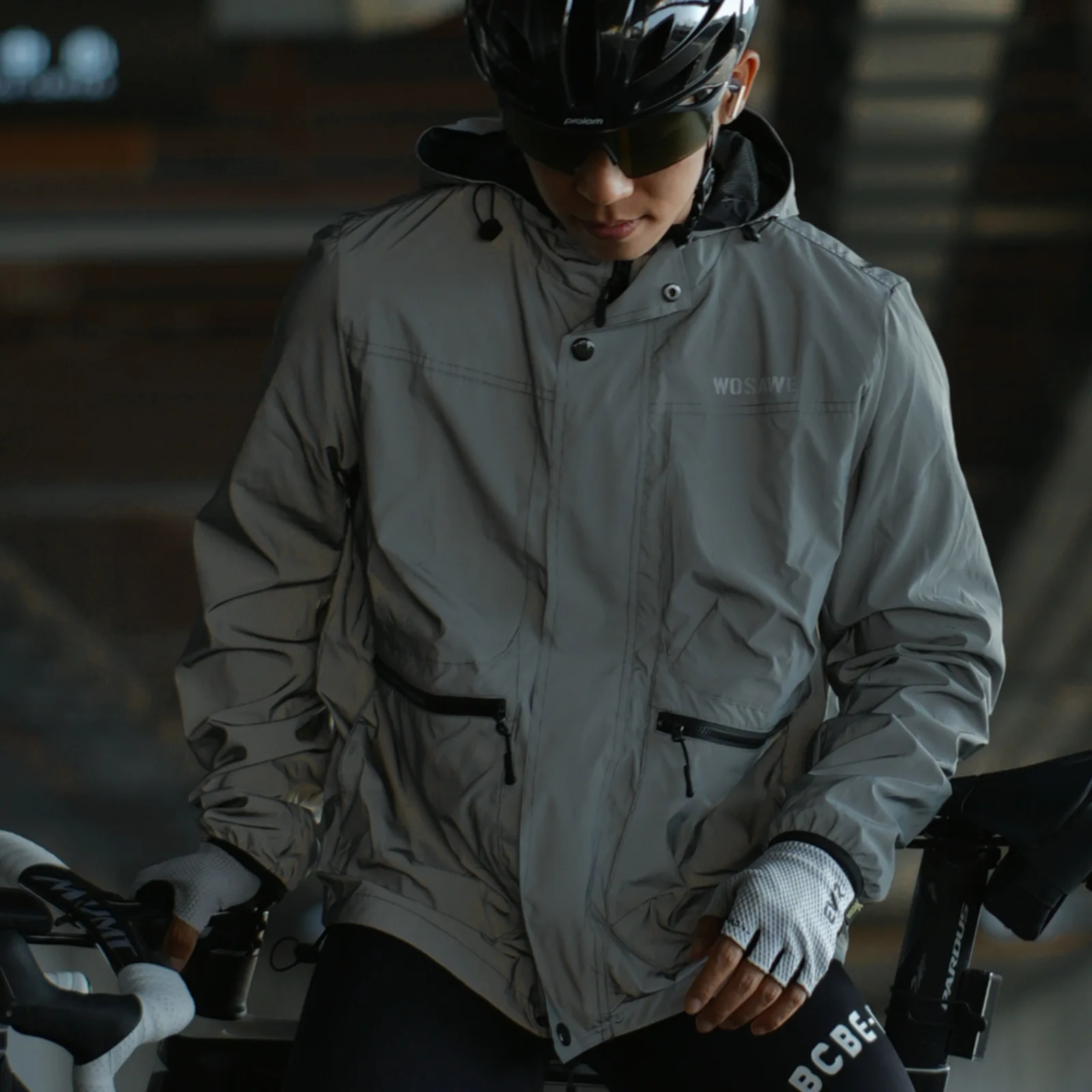 Spring and summer cycling windbreaker, windproof multi-pocket hooded jacket, lightweight and thin
